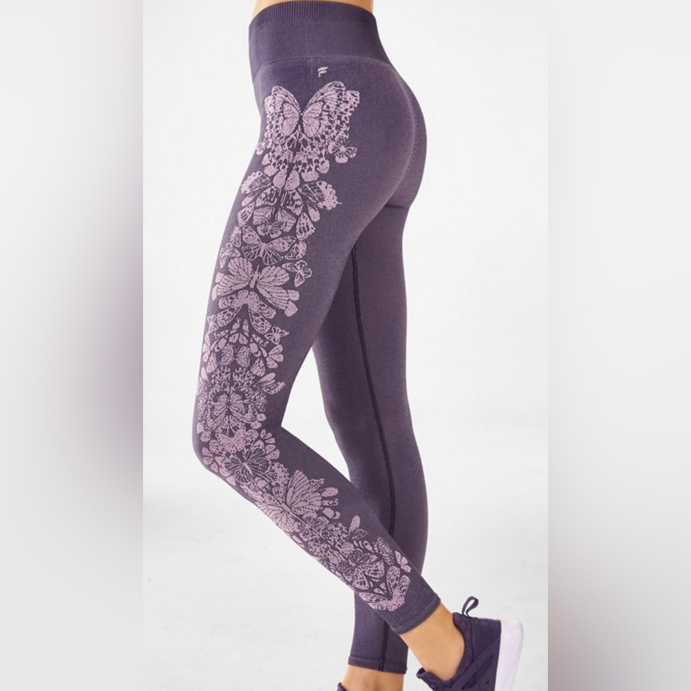 Fabletics, high-waisted legging with all-over rib texture. Size: L